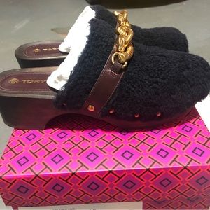 Tory Burch Clogs in Navy/Plum color
